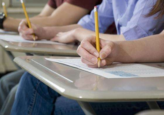 在大学校园中，这类“交易”已经随处可见，但对学生的危害可不小