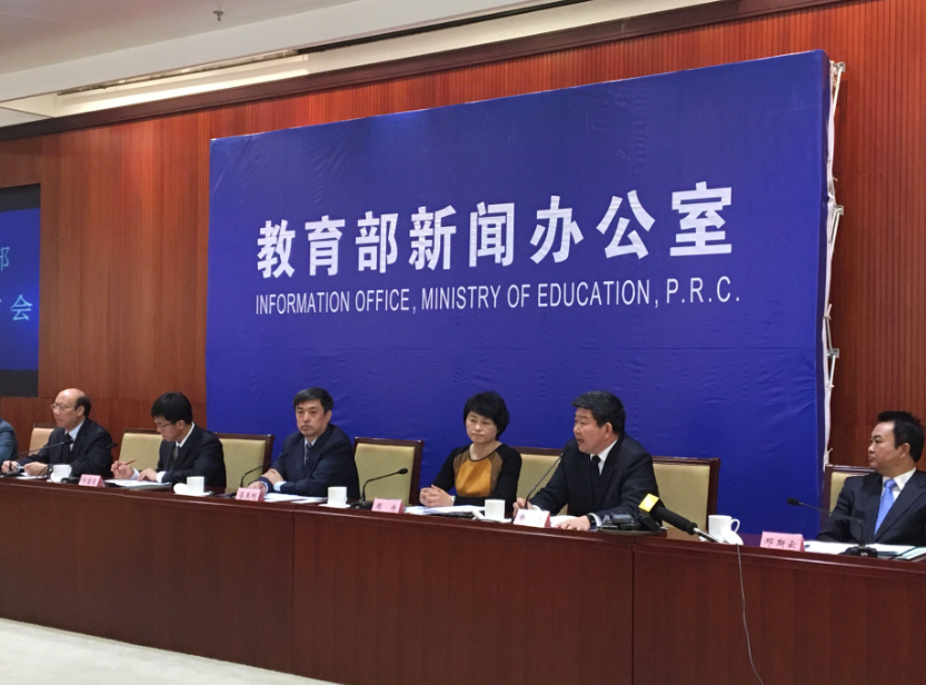 英语到底是否退出“中高考”？官方回应来了，学生直言终于等到了