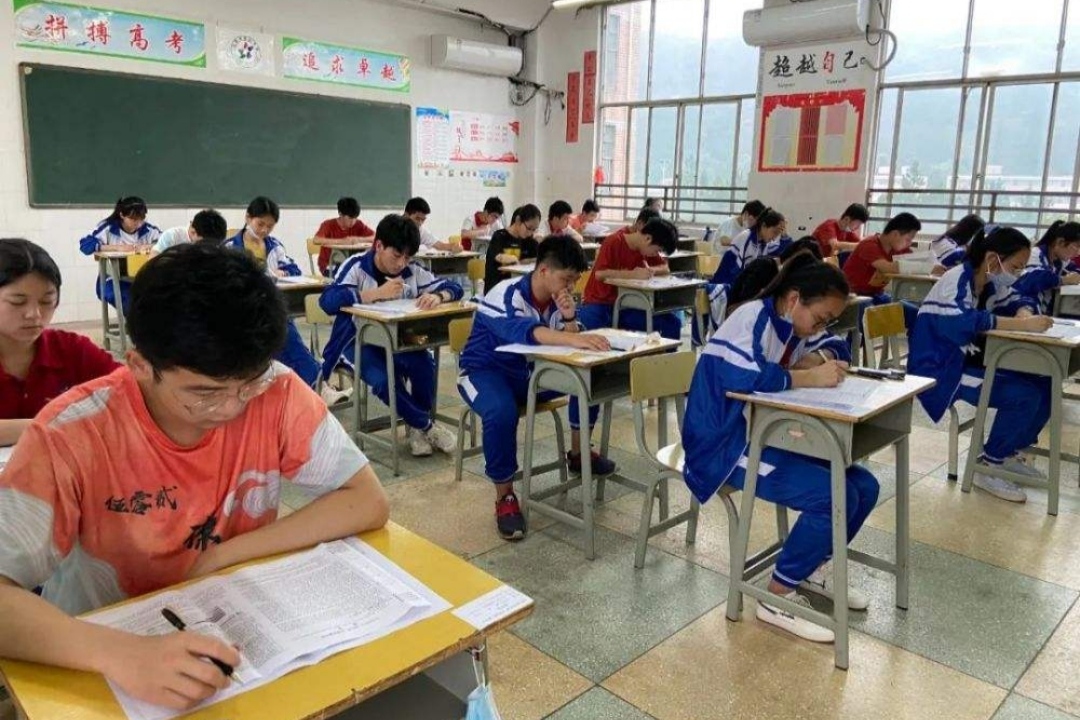 高考明明过了本科线，为啥还有20%的学生上专科？原因现实又无奈