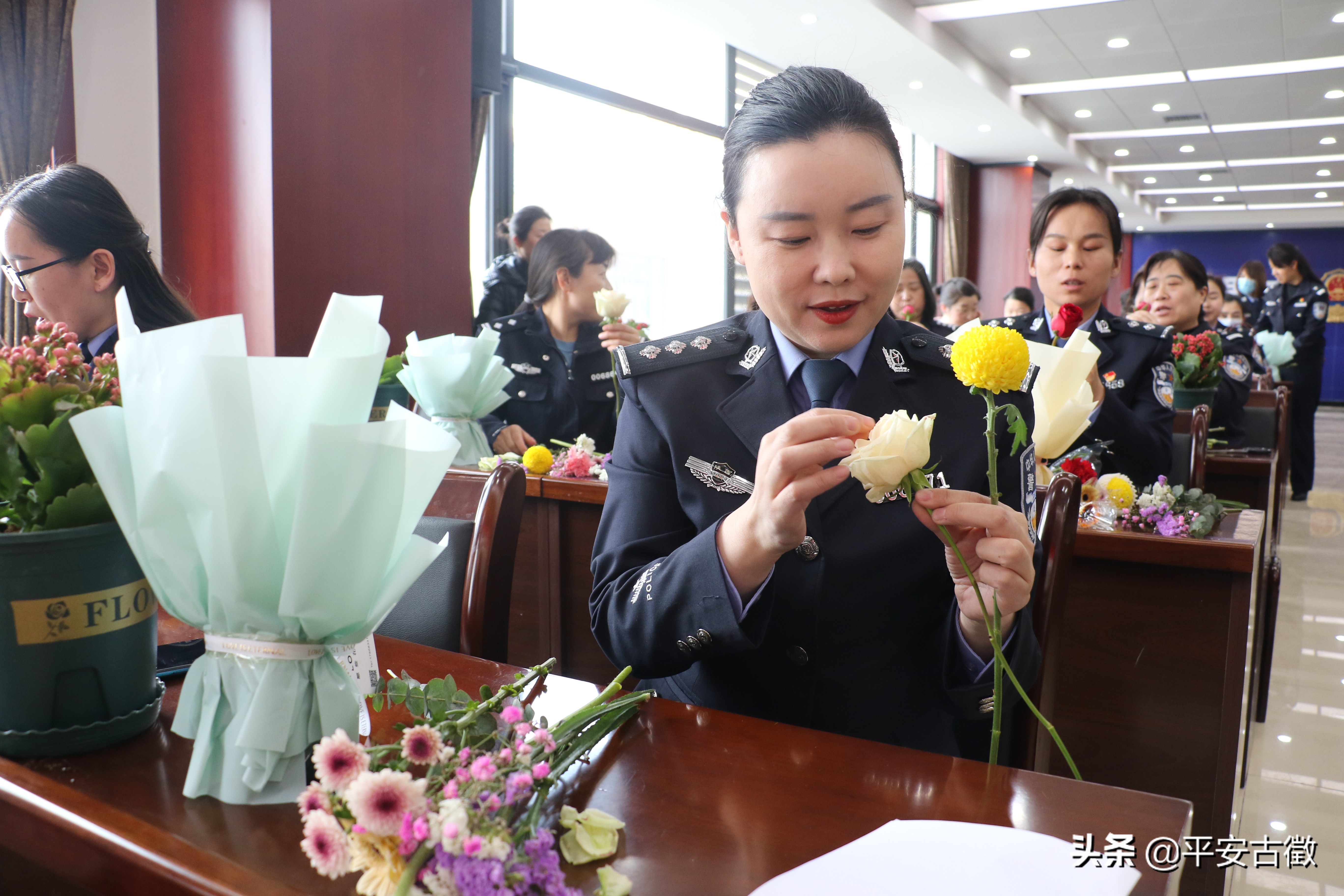 致敬平凡岗位上的她丨警营女神节，一个比一个更精彩