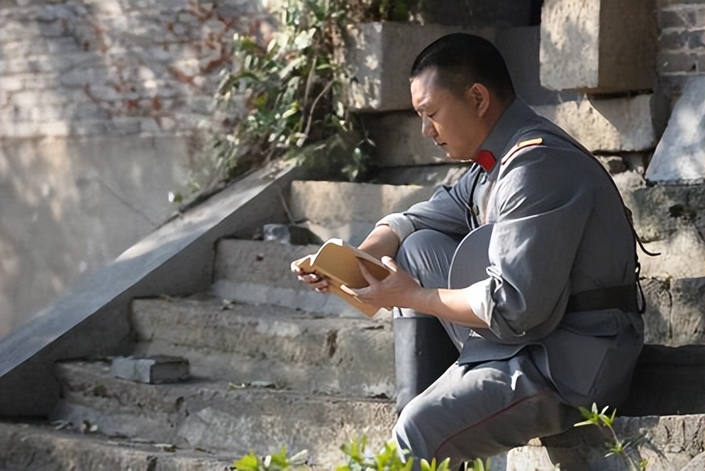 同样是演彭德怀，把宗利群、董勇和丁勇岱放一起看，差别就出来了