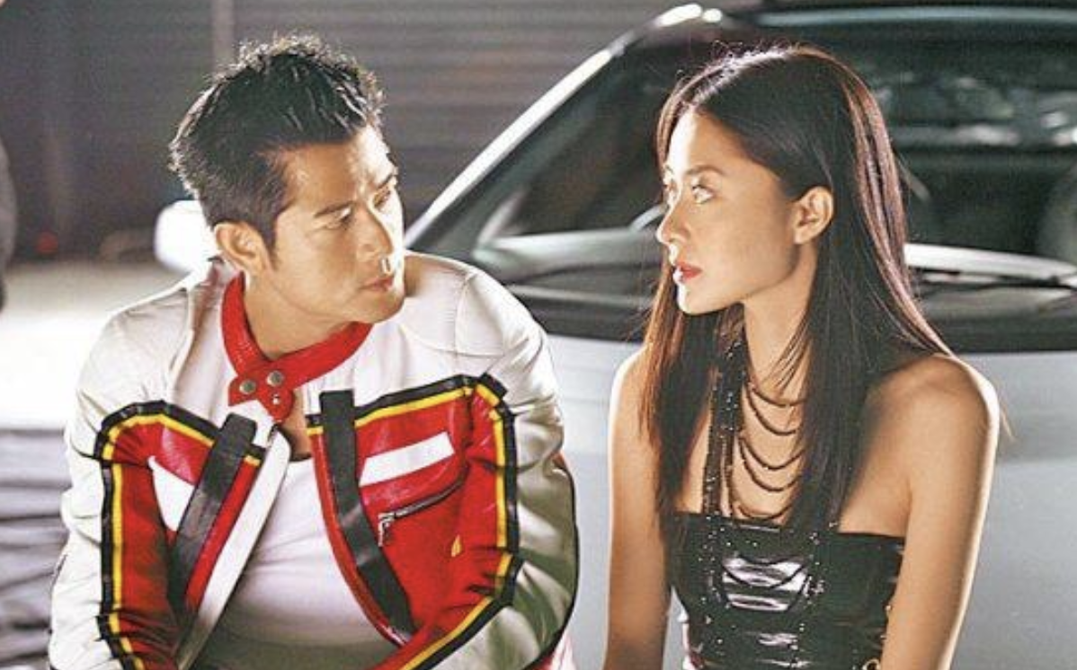 熊黛林晒双胞胎女儿做家务，姐妹俩打扫阳台，被妈妈温柔大赞好乖