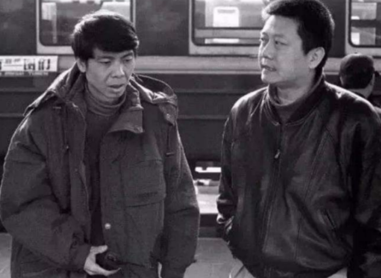 同是第五代顶流导演，把冯小刚张艺谋放在一起对比，差距就出来了