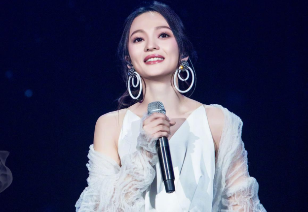 7位“被顽疾缠身”的明星，一个比一个有钱，却难逃病痛的折磨