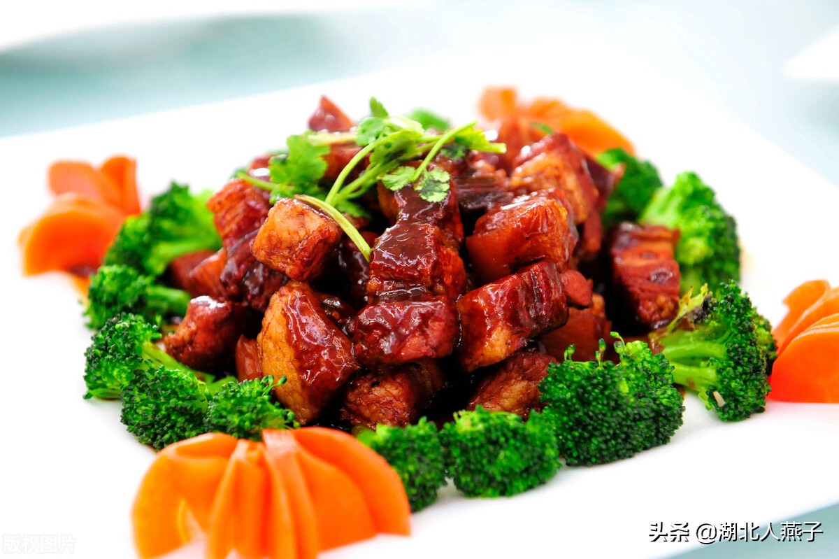 广东人的年夜饭菜谱，12道粤菜，3素9荤，每道菜都是广东人的最爱