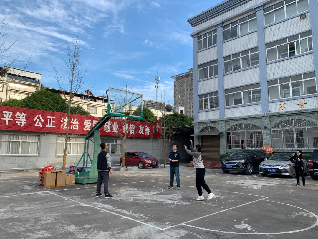 蒙山縣檢察院工會聯(lián)合蒙山農(nóng)商行工會開展2022年工會職工迎新春聯(lián)誼活動