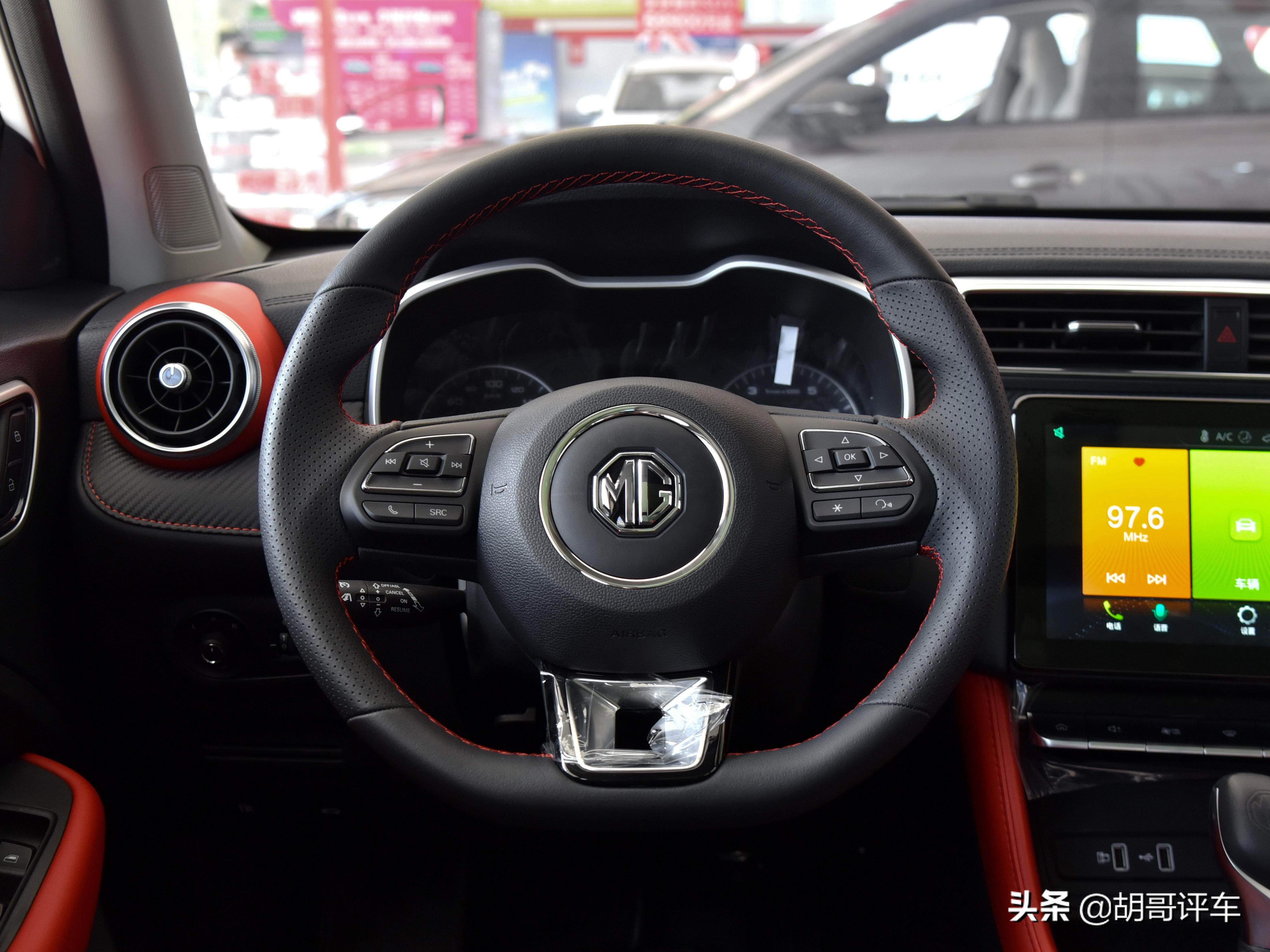 国六排放，11.28万物美价廉，2585轴距，实拍名爵ZS