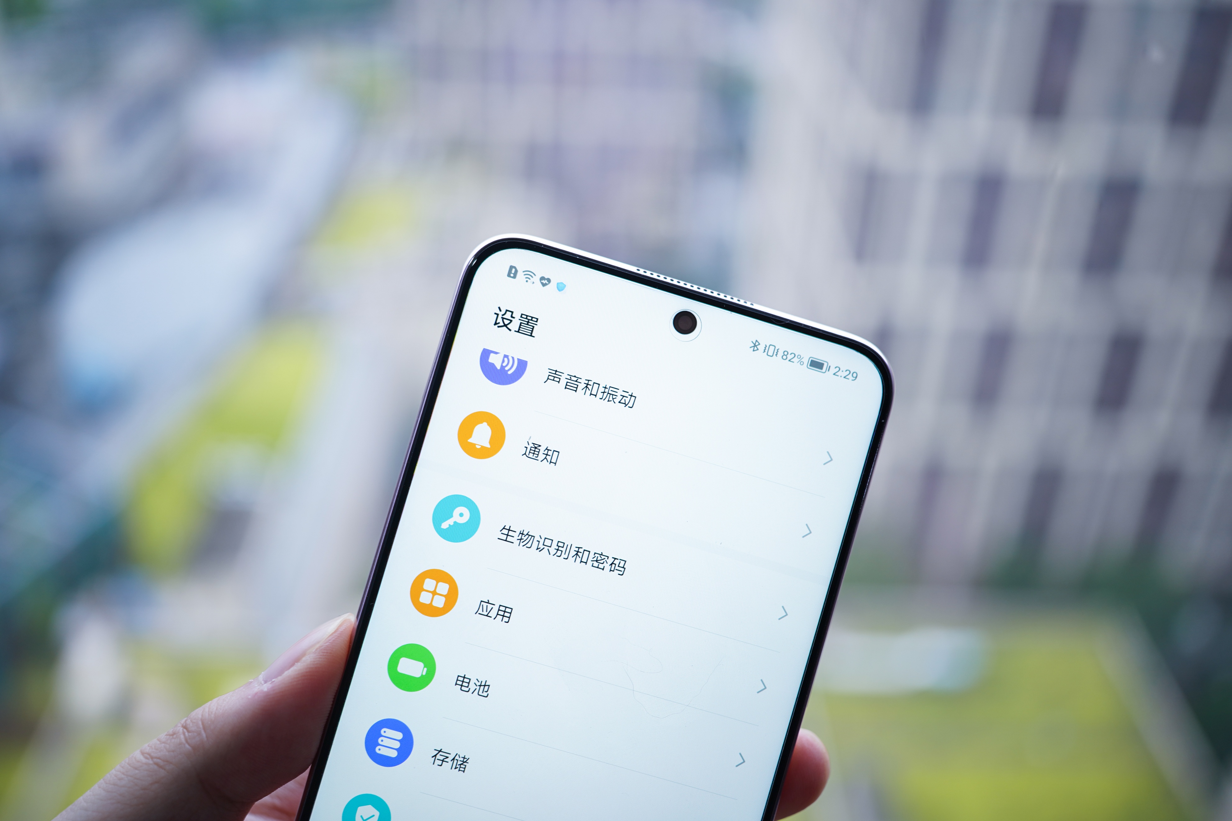 1500块钱左右的手机该做成什么样？荣耀Play6T Pro是不一样的答案
