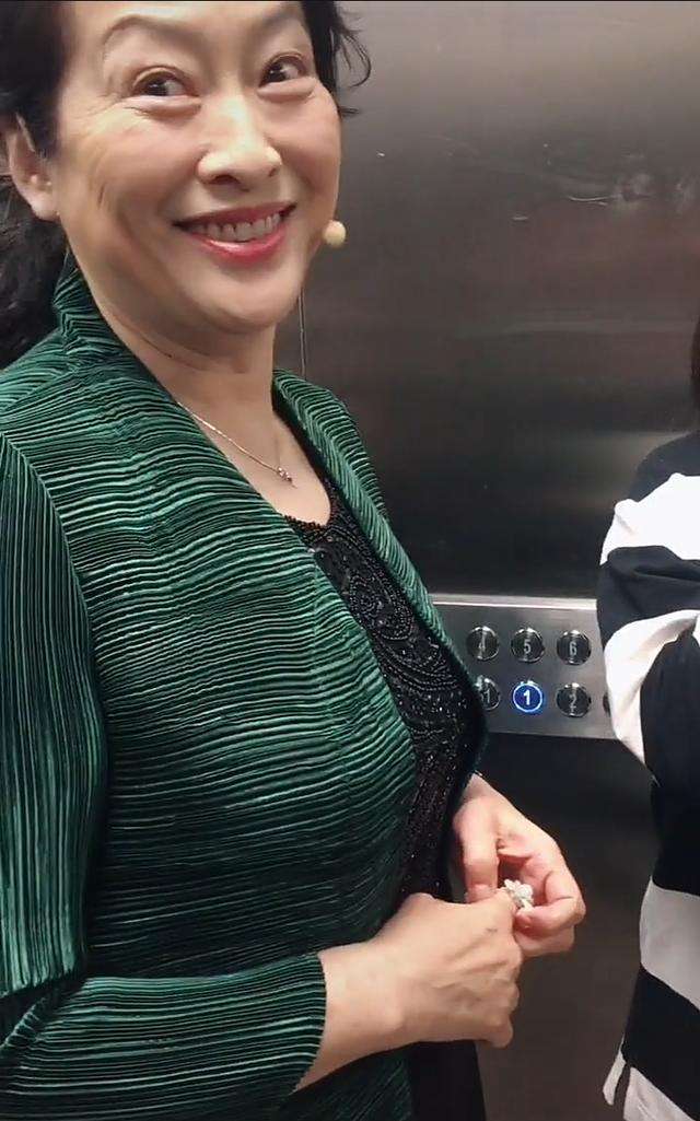 北京市戏曲学校许娣穿搭好看 影迷们看过她哪些作品可评论关注转发