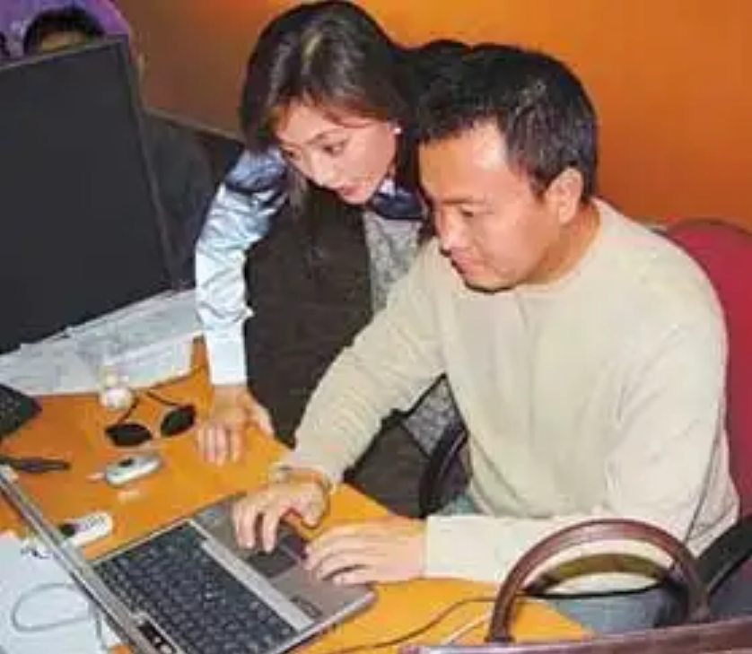 刘园园：逼婚大12岁央视名嘴，携2岁女儿办婚礼，如今过得怎样？