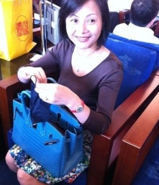 郭美美悲剧人生始作俑者，是她亲妈郭登峰