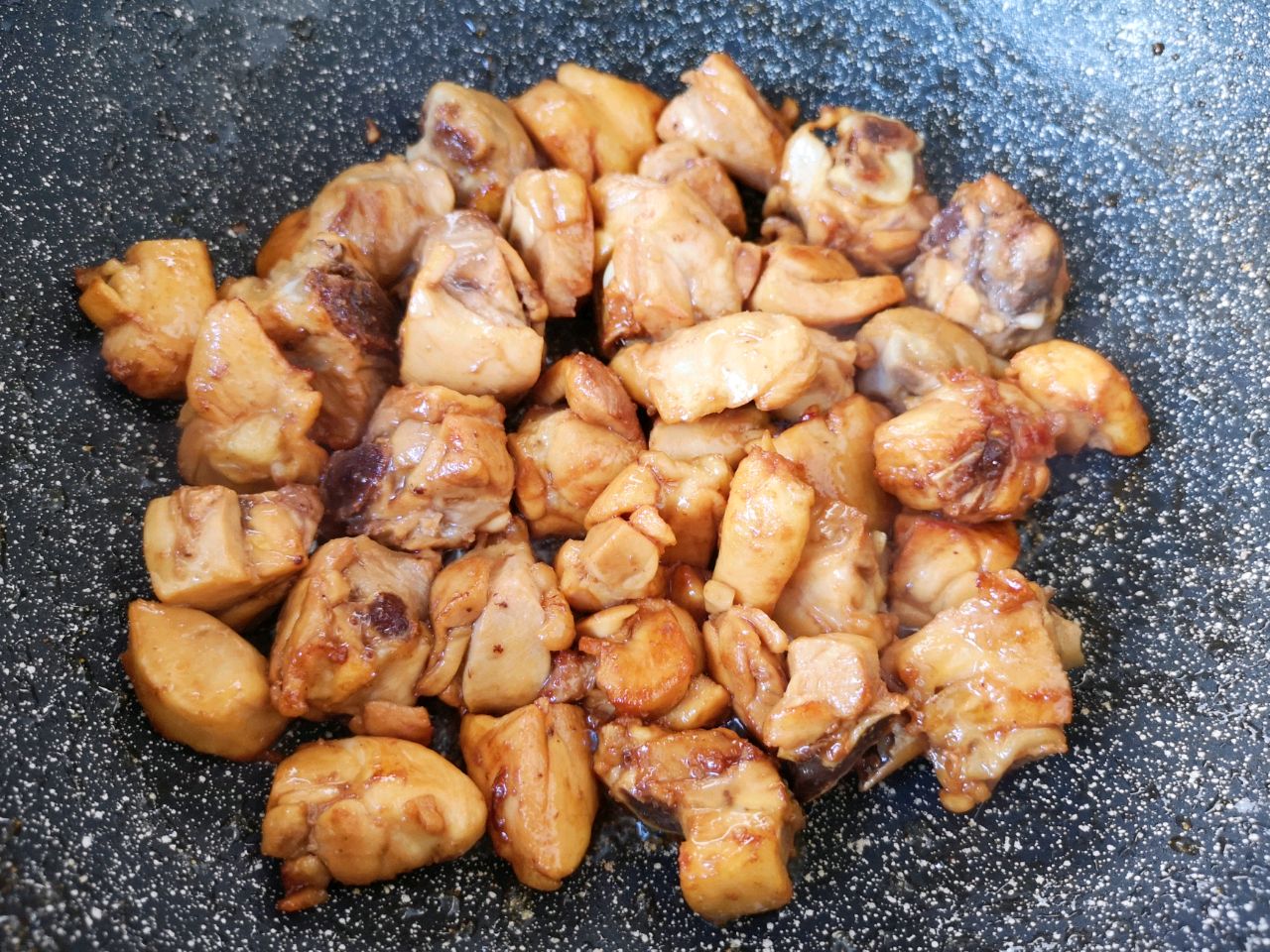 雞肉燉土豆的做法,雞肉燉土豆的做法步驟