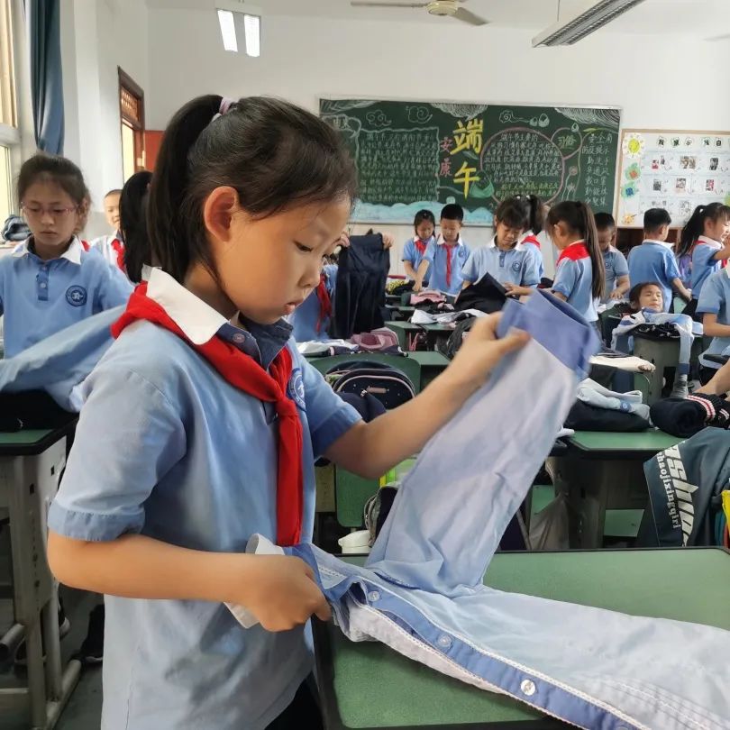 发扬劳动精神 争做先锋少年｜记川大西航港实小劳动技能大赛活动