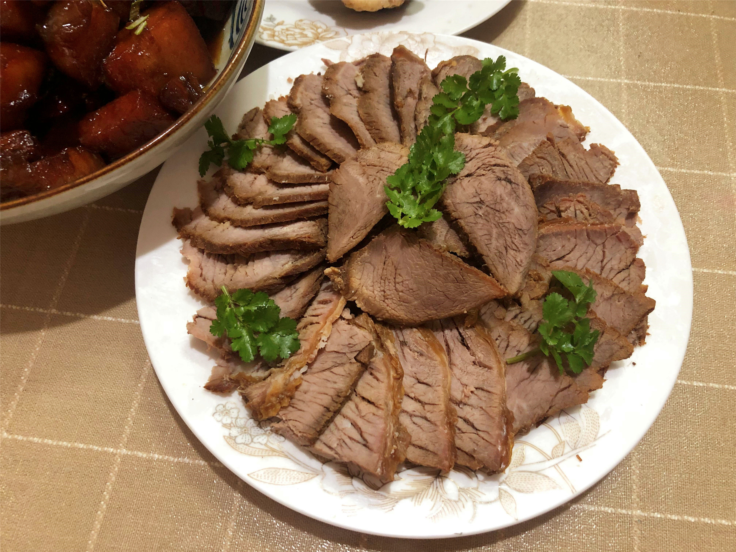 我家拿手的滷牛肉，只需4樣配料，牛肉味道香縮水少，能拿去賣了