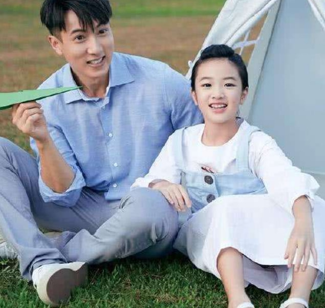 吴尊女儿华丽蜕变，亭亭玉立气质极佳，当公主养却没公主病