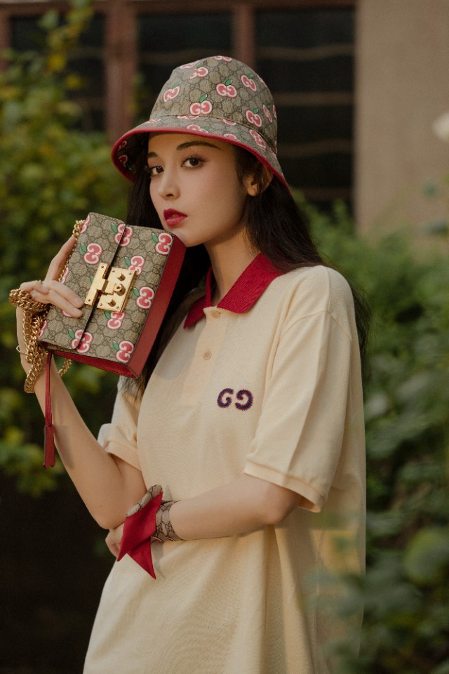古力娜扎，时尚穿搭美拍，靓丽优雅