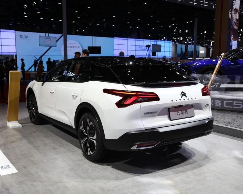 神龙汽车公布2021年销量：同比涨100%，凡尔赛成最畅销车型