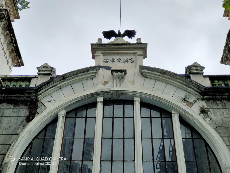 系统升级会“负优化”拍照？我们测了两台手机