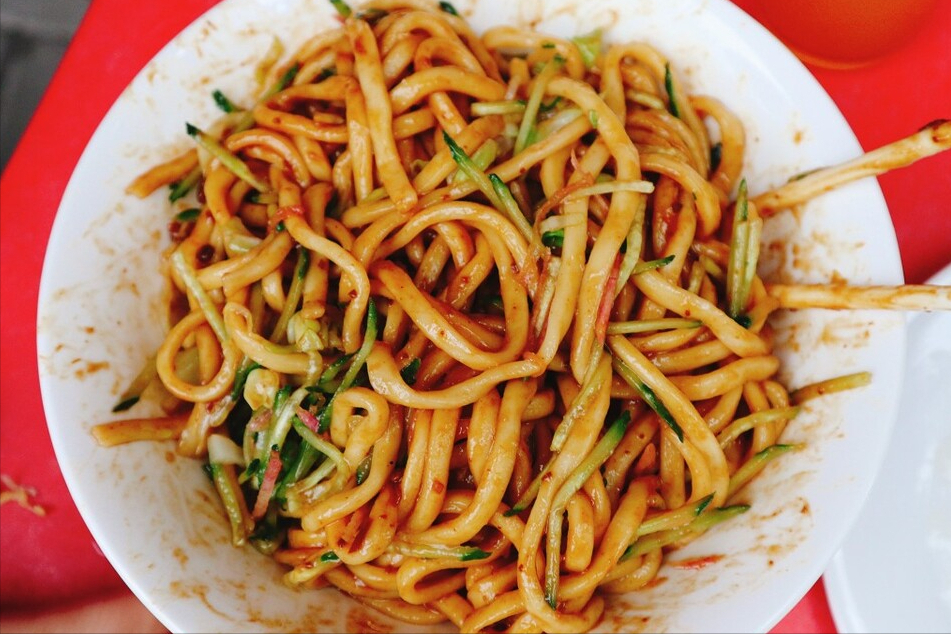 爱吃面条的要收藏，大厨分享秘制炸酱的做法，拌饭拌面都很香