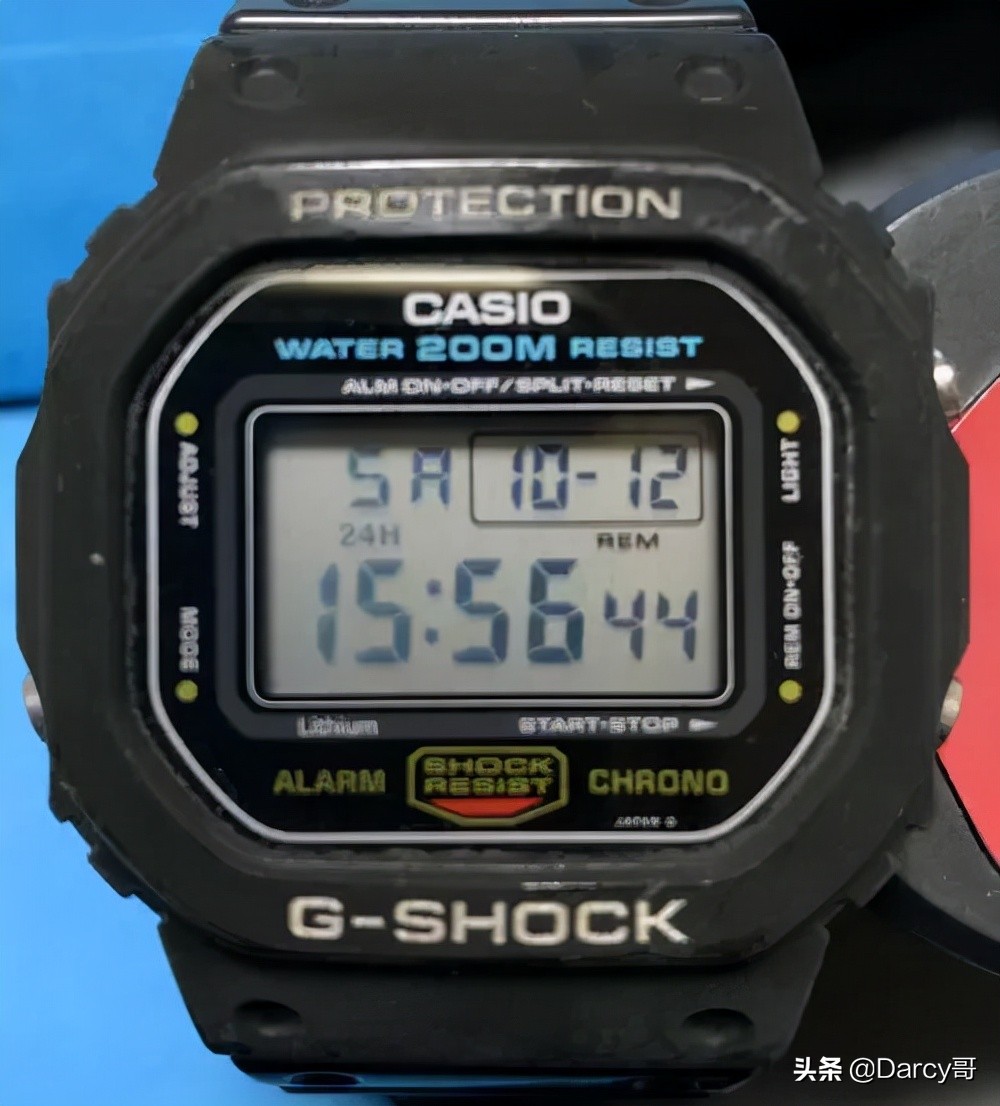 1987年casio开始生产dw-5600c,直至1996年左右被dw-5600e取代.