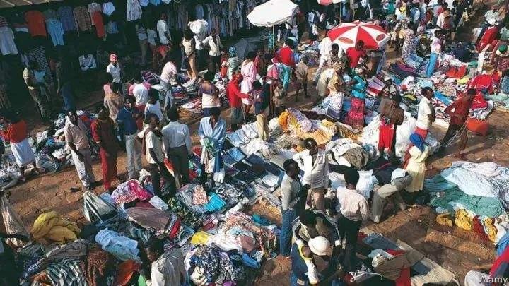 几块钱一双的旧鞋，卖到国外几十元，如此高的利润您心动了吗？