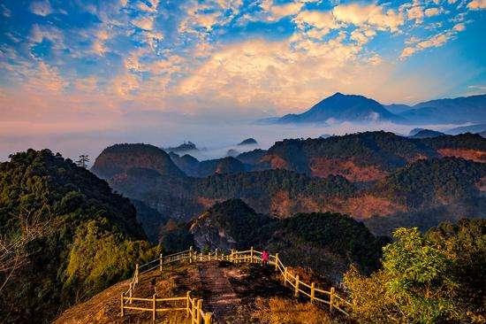 福建值得去的景区，兼有多种地质遗迹，是一个综合性地质公园