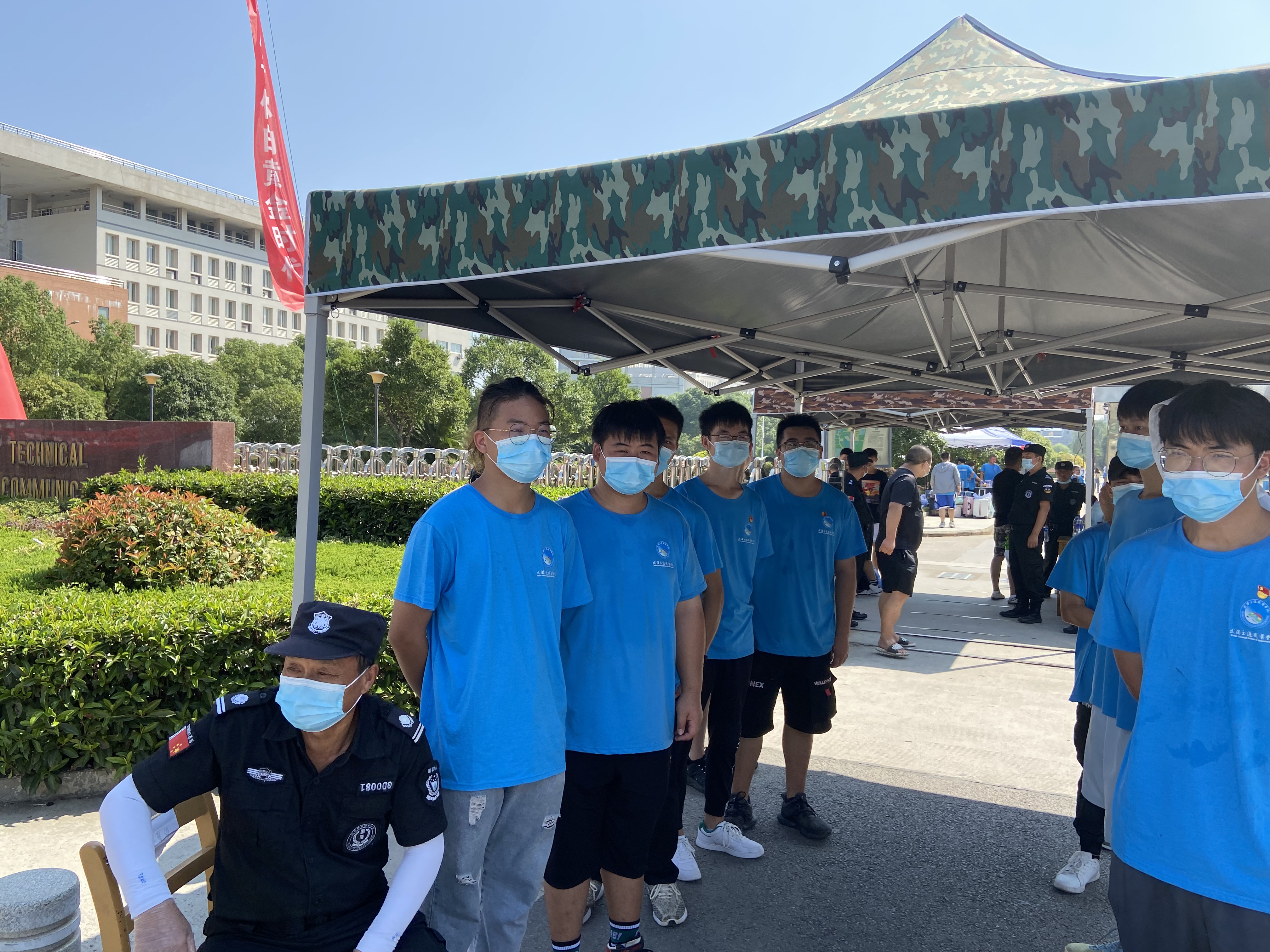 武汉交通职业学院小罗：多重身份的他，学习认真、待人热情…