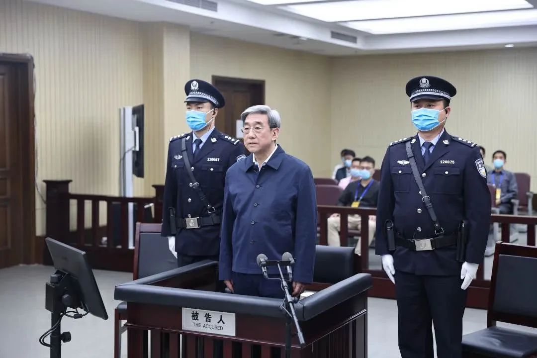 “老虎”李伟领刑9年：检举揭发他人重大犯罪行为，有重大立功表现