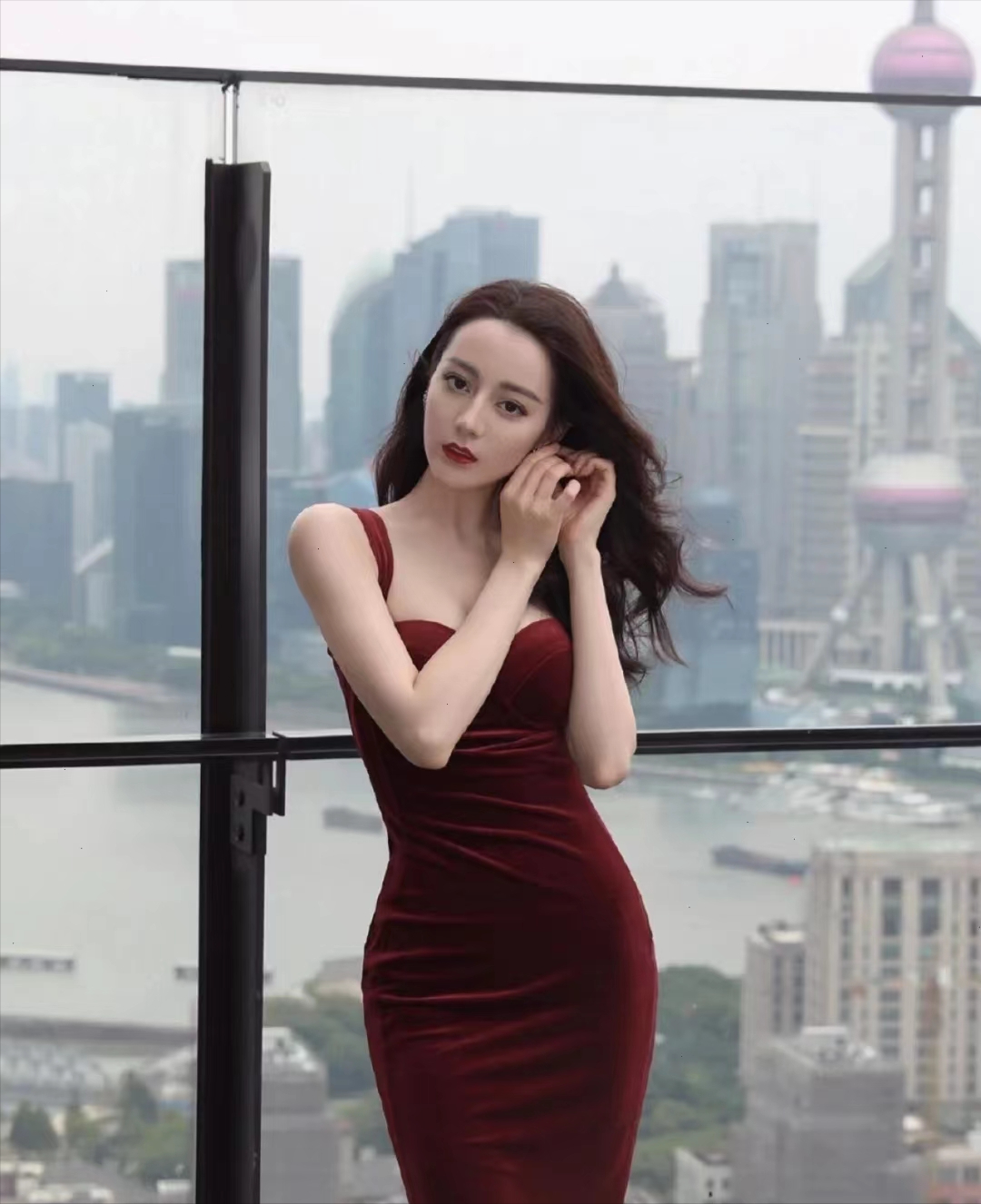 人间精灵热巴，一个把“摇曳生姿”完美诠释的女人