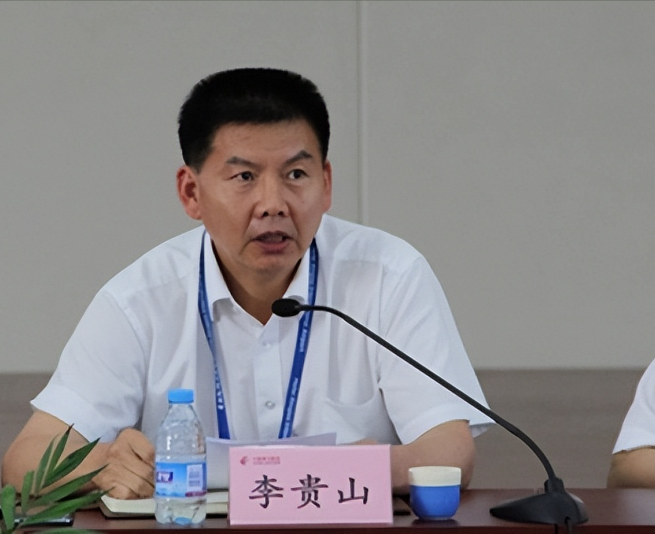 75岁老干妈再出山，收拾两个“不争气”的儿子，晚年基业恐难守住