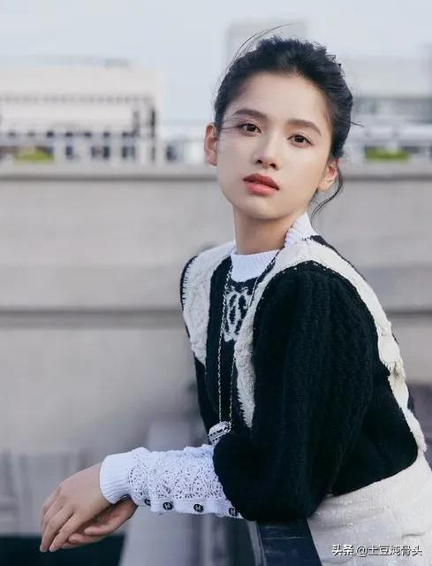 张倩仪壁纸