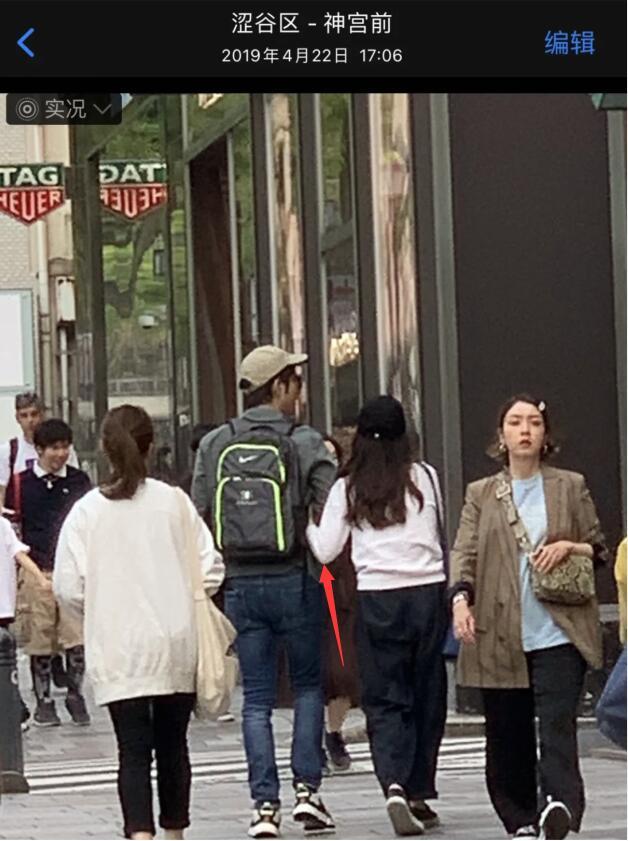 王力宏分居前三个月，与李靓蕾同游日本被偶遇，手拉手超恩爱