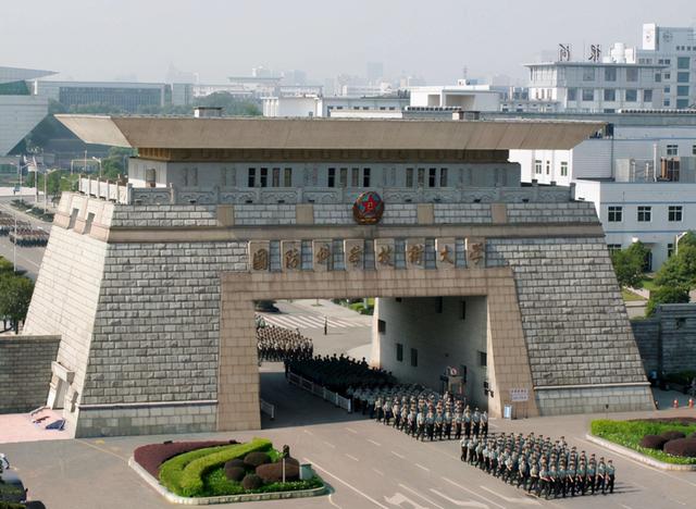 四类大学毕业后包分配，其中五所大学，学生毕业后多数能当“官”