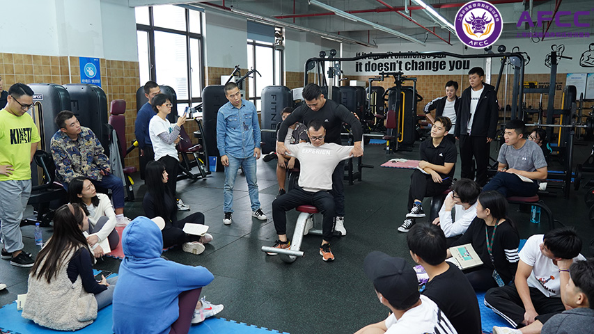 健身学校哪家比较好呢？