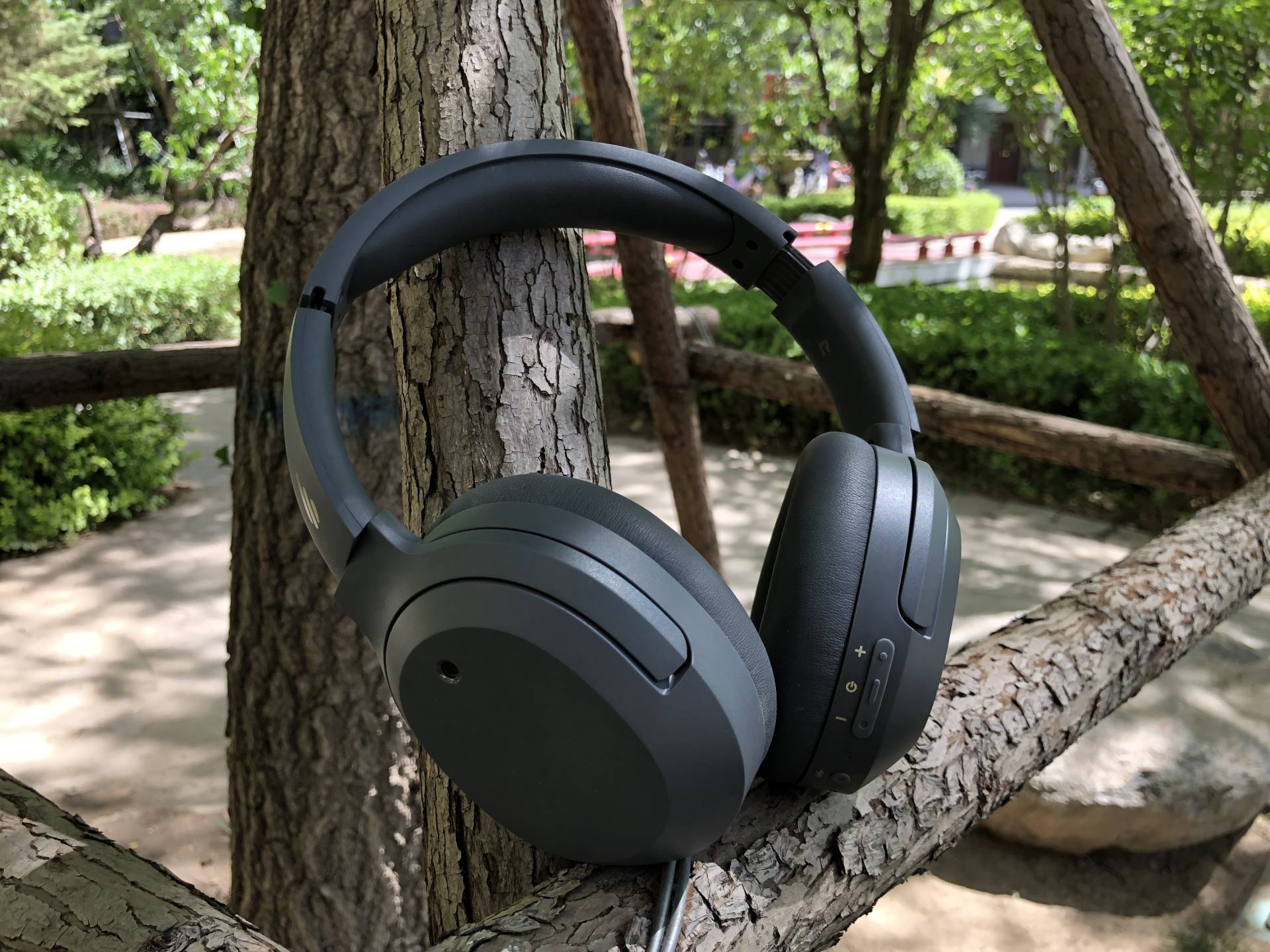 头戴式耳机为性价比买单！漫步者W820NB真的那么神奇？