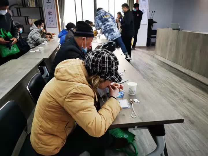 “送技能进社区”！扬州市残联为梅岭街道28名残疾人送培训