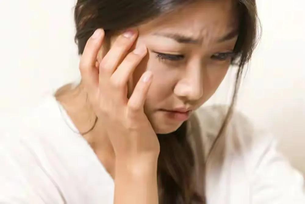 故事：女大学生当茶艺师后，也进了茶室暗门，警方乔装一网打尽