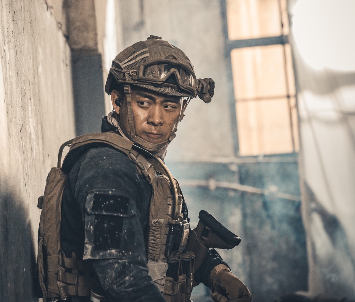 不够硬气别演“特种兵”！这12位男星告诉你，啥叫铮铮铁骨