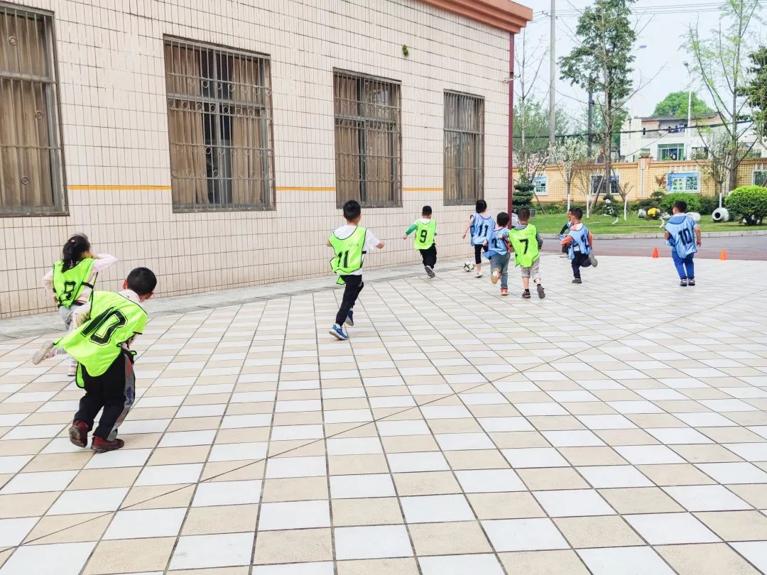 成都市双流区九江小学周末托管“足”够精彩