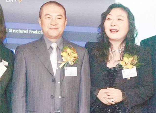 重庆富豪蔡奎：分走前妻200亿，买豪宅娶空姐，身价暴涨300亿