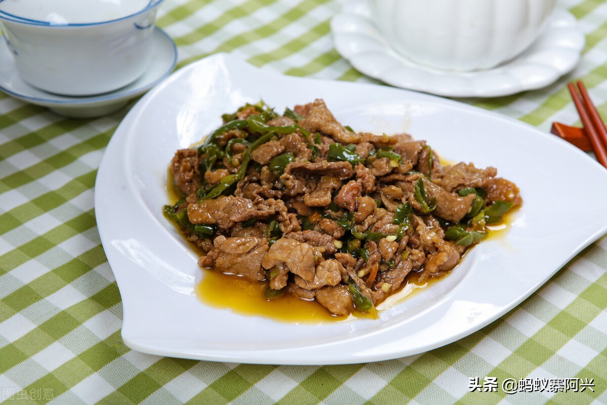 湖南最出名的10道菜，你吃过几种？其中剁椒鱼头已经名声在外了
