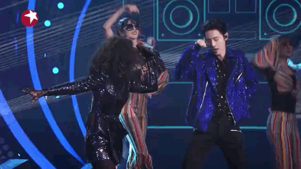 我看到了这个世界上最好看的人