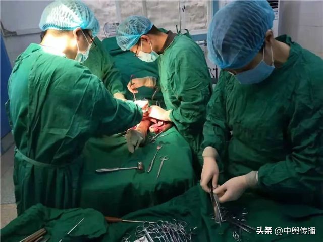 家门口开展骨科手术——强基层“百千万”内江市中医医院在行动