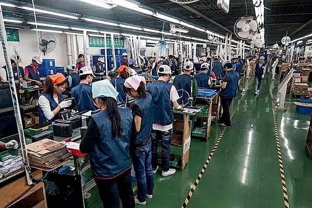 “三和大神”：每天混日结，为了口吃的，有人甚至会卖身份证