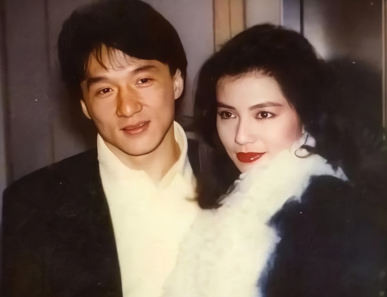 长着一张红颜祸水的脸，感情经历却洁白如纸，这12位女星太稀缺