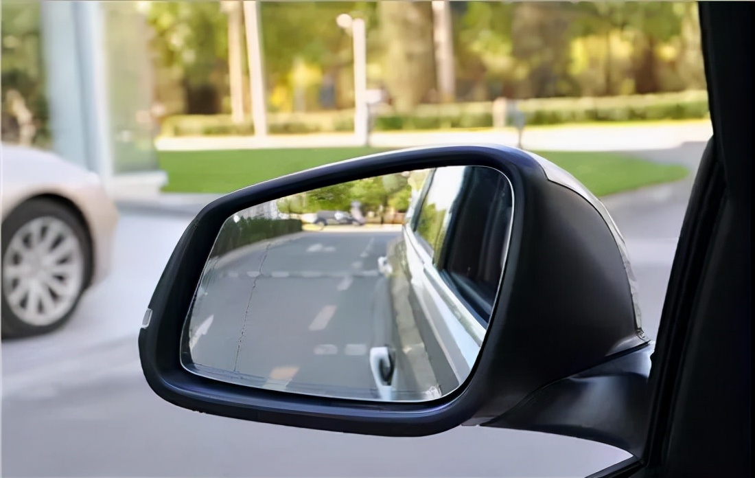 安全驾驶新技巧-后视镜调试有窍门