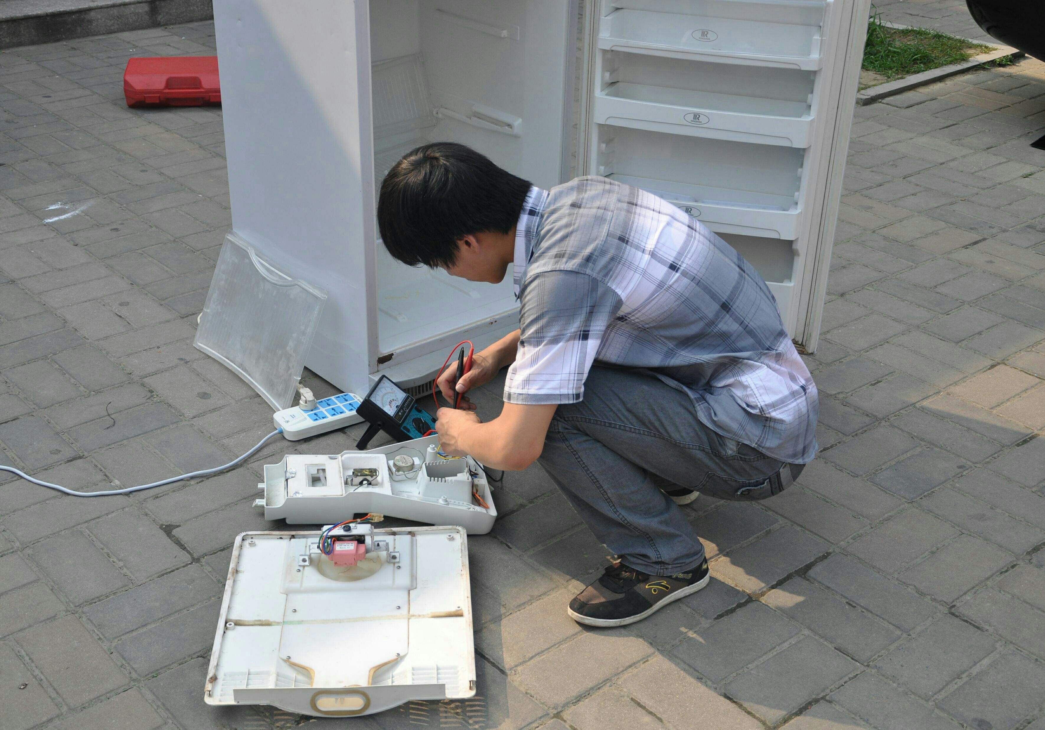 冰箱温控器坏了有什么症状?结冰严重是温控器坏了吗?