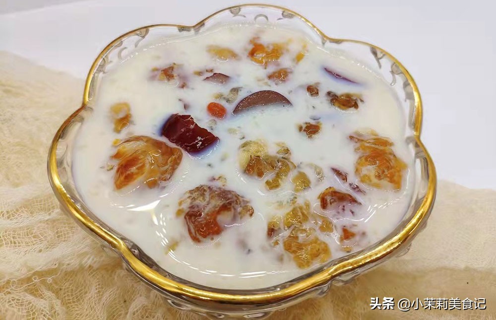 女人们：皮肤干燥，别只会敷面膜，常吃8种食物，水润嫩白美美哒