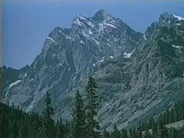 世界电影（0132）苏联电影《水银湖上的魔影》（1956）剧照欣赏