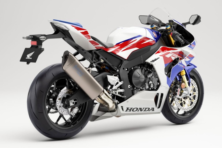 本田cbr1000rr-r/sp经典涂装上身?